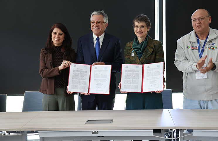 IARC and the Fundação Oswaldo Cruz sign MOU